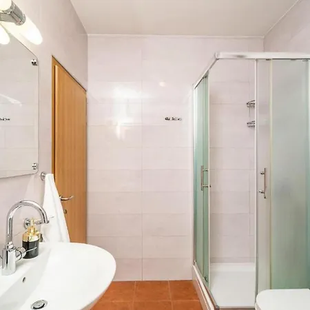 Villa Three Bedroom Surrounded By Nature With Pool *