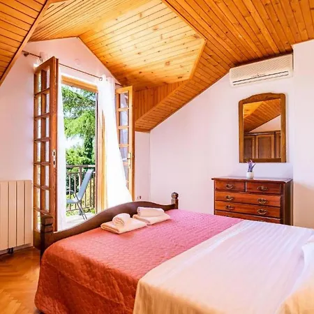 Three Bedroom Surrounded By Nature With Pool * Gruda