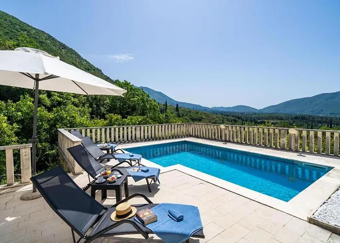 Three Bedroom Surrounded By Nature With Pool Βίλα *