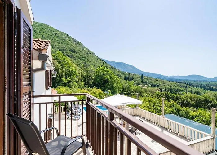 Three Bedroom Surrounded By Nature With Pool Βίλα *