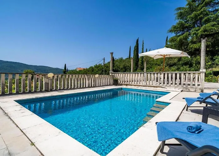 Three Bedroom Surrounded By Nature With Pool Βίλα *