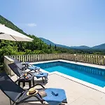 Three Bedroom Surrounded By Nature With Pool Βίλα *