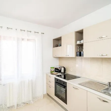 Three Bedroom Surrounded By Nature With Pool וילה Gruda