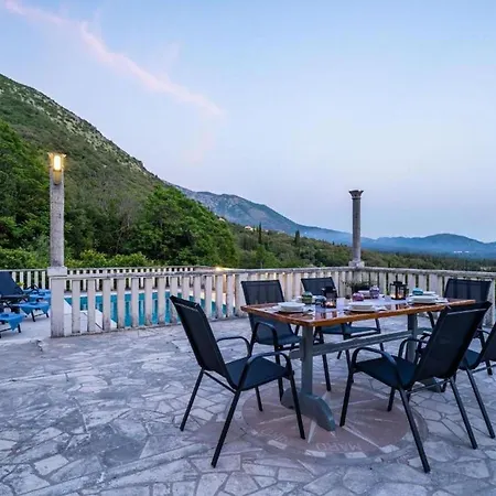 וילה Three Bedroom Surrounded By Nature With Pool *