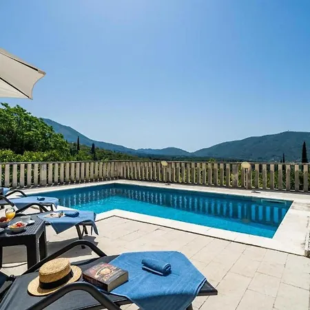 Three Bedroom Surrounded By Nature With Pool וילה