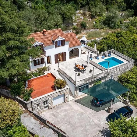 וילה Three Bedroom Surrounded By Nature With Pool *