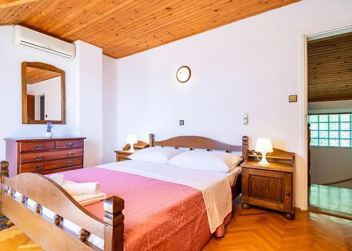 Villa Three Bedroom Surrounded By Nature With Pool Gruda